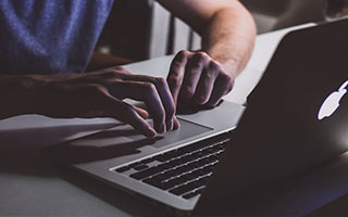 吉林东北虎斗志昂扬，永不疲倦